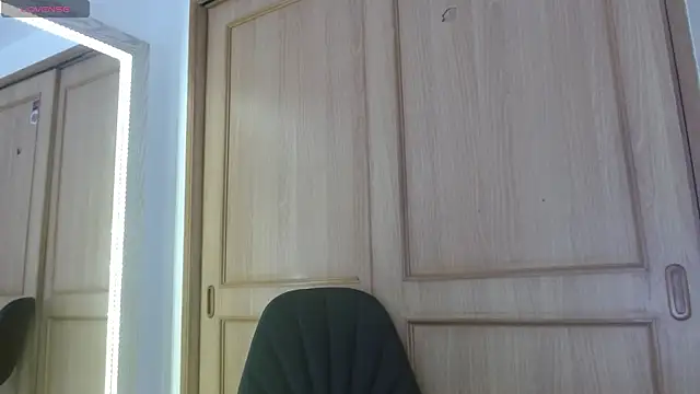 Snapshot of Ayleen_m chatting on 09/10/25, 04:39 Ayleen m online show from 09/10/25, 04:39