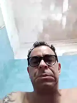 Snapshot of j_c_d chatting on 09/28/25, 08:38 j c d online show from 09/28/25, 08:38