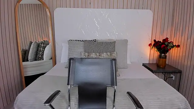 EmelyParker online show from 04/22/26, 02:07