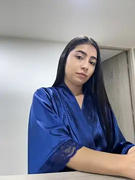 Snapshot of EmelyParker chatting on 09/15/25, 11:16 EmelyParker online show from 09/15/25, 11:16