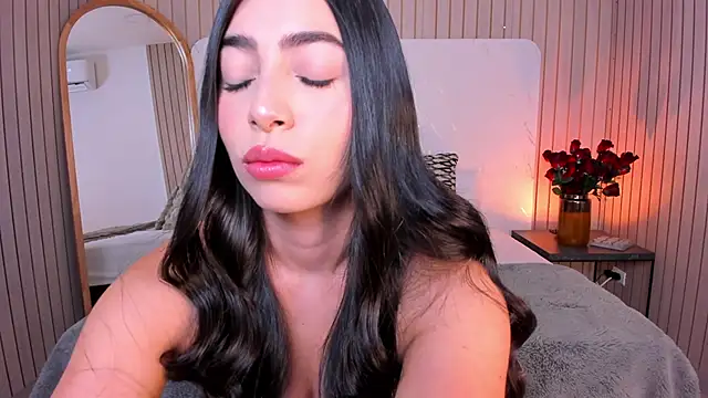 Snapshot of EmelyParker chatting on 12/02/25, 12:55 EmelyParker online show from 12/02/25, 12:55