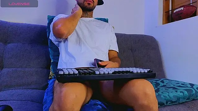 tomas smith1 online show from 04/17/26, 02:42