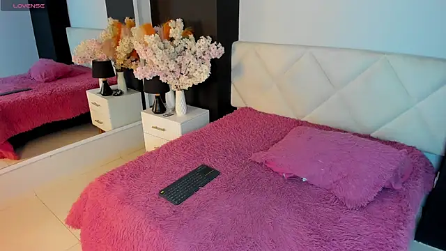 Snapshot of veronica_hill_ chatting on 01/06/26, 03:10 veronica hill online show from 01/06/26, 03:10