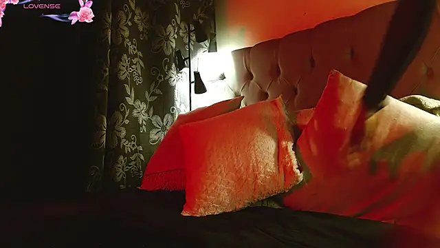 Dulce Tara online show from 11/15/25, 04:49