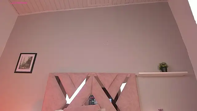 victoria becker  online show from 02/02/26, 12:15