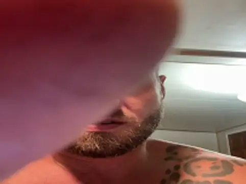 Snapshot of Htownswngn9 chatting on 11/16/25, 04:28 Htownswngn9 online show from 11/16/25, 04:28