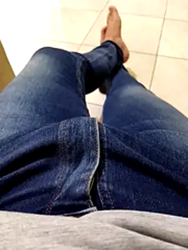 Snapshot of JoaoPedro17cm chatting on 10/25/25, 02:50 JoaoPedro17cm online show from 10/25/25, 02:50