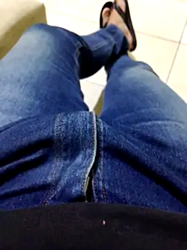 Snapshot of JoaoPedro17cm chatting on 10/26/25, 06:52 JoaoPedro17cm online show from 10/26/25, 06:52