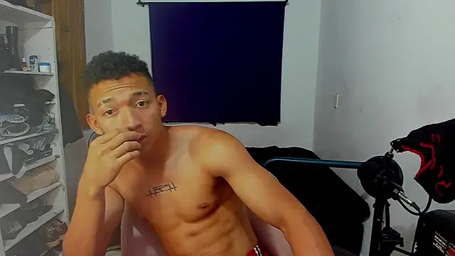 Snapshot of JuanchiT66 chatting on 09/14/25, 12:22 JuanchiT66 online show from 09/14/25, 12:22