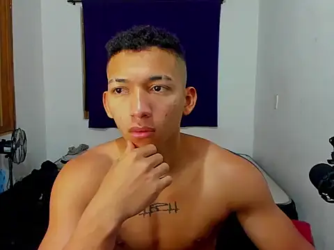 Snapshot of JuanchiT66 chatting on 10/12/25, 07:54 JuanchiT66 online show from 10/12/25, 07:54