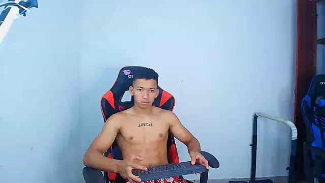 Snapshot of JuanchiT66 chatting on 09/16/25, 04:02 JuanchiT66 online show from 09/16/25, 04:02