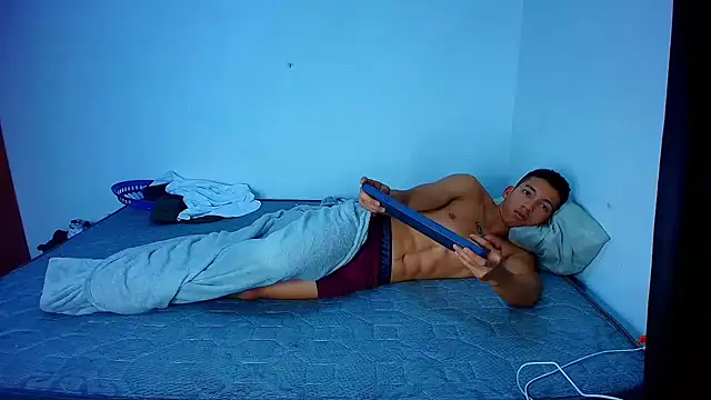 Snapshot of JuanchiT66 chatting on 11/15/25, 06:06 JuanchiT66 online show from 11/15/25, 06:06