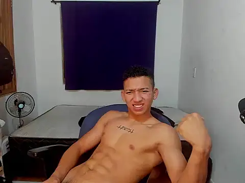 Snapshot of JuanchiT66 chatting on 10/23/25, 04:00 JuanchiT66 online show from 10/23/25, 04:00