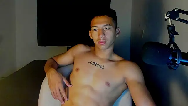 Snapshot of JuanchiT66 chatting on 09/17/25, 09:00 JuanchiT66 online show from 09/17/25, 09:00