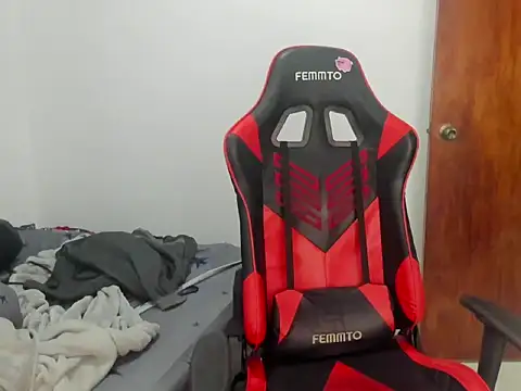 Snapshot of JuanchiT66 chatting on 01/09/26, 01:12 JuanchiT66 online show from 01/09/26, 01:12