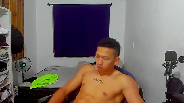 Snapshot of JuanchiT66 chatting on 10/21/25, 09:09 JuanchiT66 online show from 10/21/25, 09:09