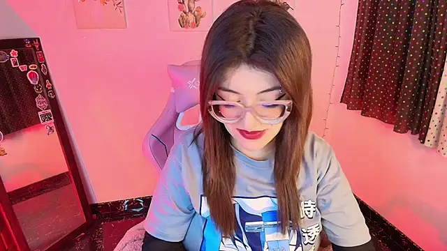 Snapshot of isaferrer06 chatting on 11/20/25, 04:57 isaferrer06 online show from 11/20/25, 04:57