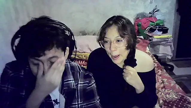 Snapshot of OnlyGrace chatting on 10/11/25, 01:50 OnlyGrace online show from 10/11/25, 01:50