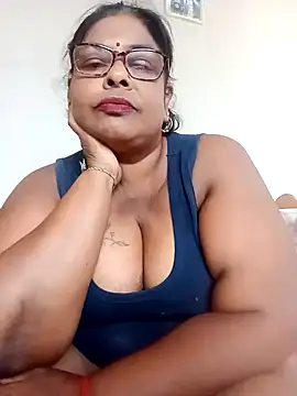 Snapshot of mileesha chatting on 01/29/25, 12:13 mileesha online show from 01/29/25, 12:13