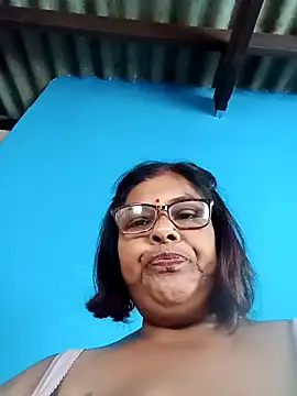 Snapshot of mileesha chatting on 02/10/25, 12:08 mileesha online show from 02/10/25, 12:08