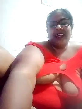 Snapshot of mileesha chatting on 01/29/25, 06:28 mileesha online show from 01/29/25, 06:28