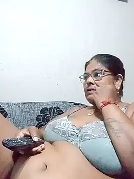 Snapshot of mileesha chatting on 01/14/26, 06:33 mileesha online show from 01/14/26, 06:33