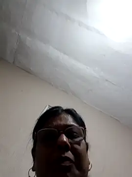 Snapshot of mileesha chatting on 02/18/26, 07:21 mileesha online show from 02/18/26, 07:21