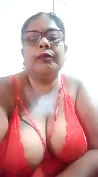Snapshot of mileesha chatting on 02/14/25, 06:29 mileesha online show from 02/14/25, 06:29