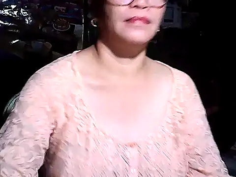 Adeline05 online show from 12/04/25, 09:19