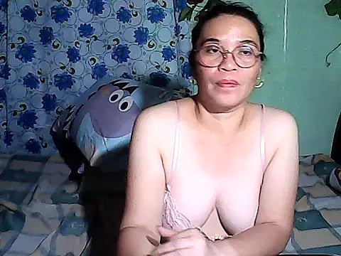 Adeline05 online show from 04/12/26, 12:19