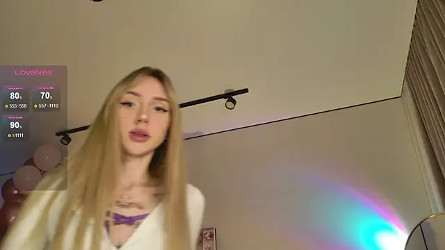 Snapshot of Lunainnk chatting on 12/01/25, 12:22 Lunainnk online show from 12/01/25, 12:22