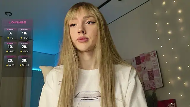 Snapshot of Lunainnk chatting on 12/16/25, 01:32 Lunainnk online show from 12/16/25, 01:32