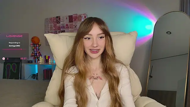 Snapshot of Lunainnk chatting on 11/08/25, 01:20 Lunainnk online show from 11/08/25, 01:20