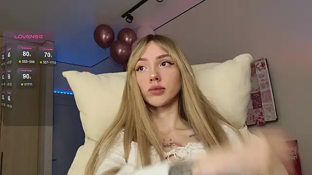 Snapshot of Lunainnk chatting on 11/29/25, 10:21 Lunainnk online show from 11/29/25, 10:21