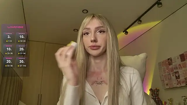 Lunainnk online show from 02/15/26, 10:30