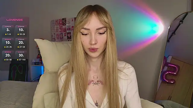 Snapshot of Lunainnk chatting on 11/15/25, 01:53 Lunainnk online show from 11/15/25, 01:53