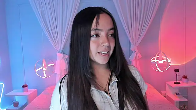 Snapshot of Lara_Rouss_ chatting on 09/23/25, 03:46 Lara Rouss online show from 09/23/25, 03:46