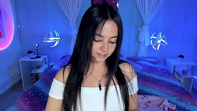 Snapshot of Lara_Rouss_ chatting on 10/07/25, 03:07 Lara Rouss online show from 10/07/25, 03:07