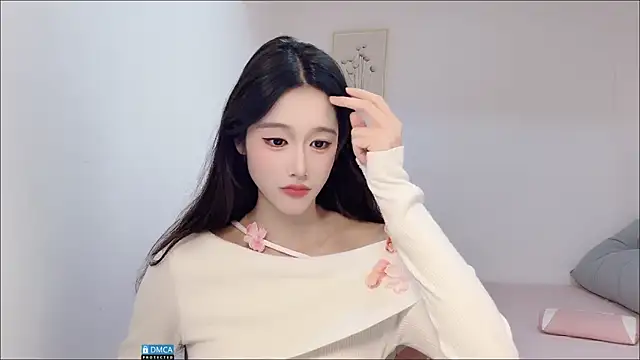 R R6 online show from 10/06/25, 01:56