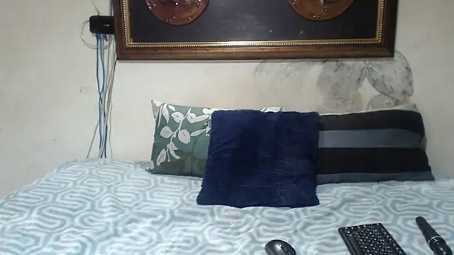 Snapshot of SexyyRedxxx chatting on 10/15/25, 09:23 SexyyRedxxx online show from 10/15/25, 09:23