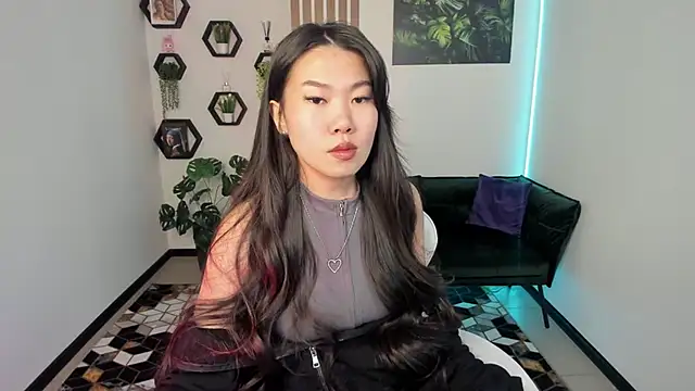 Snapshot of LunaPurrr chatting on 11/28/25, 11:16 LunaPurrr online show from 11/28/25, 11:16