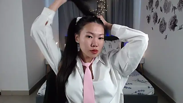 Snapshot of LunaPurrr chatting on 09/13/25, 11:16 LunaPurrr online show from 09/13/25, 11:16