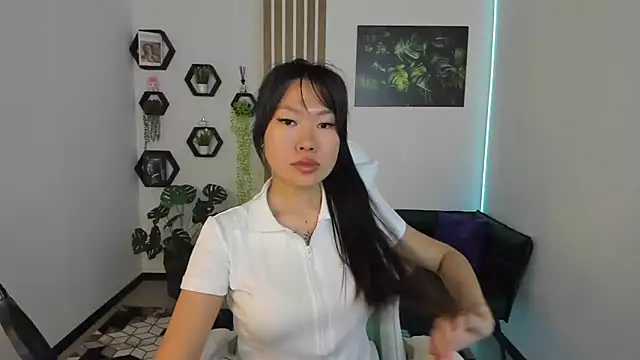 Snapshot of LunaPurrr chatting on 09/29/25, 11:21 LunaPurrr online show from 09/29/25, 11:21