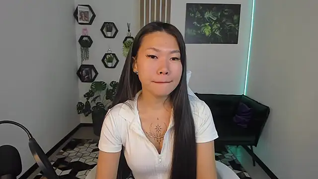 Snapshot of LunaPurrr chatting on 10/01/25, 11:19 LunaPurrr online show from 10/01/25, 11:19