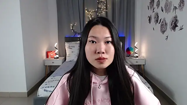 Snapshot of LunaPurrr chatting on 09/11/25, 01:00 LunaPurrr online show from 09/11/25, 01:00