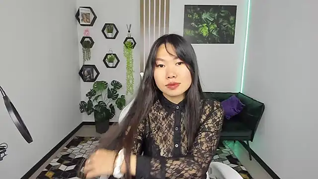 Snapshot of LunaPurrr chatting on 10/07/25, 11:06 LunaPurrr online show from 10/07/25, 11:06