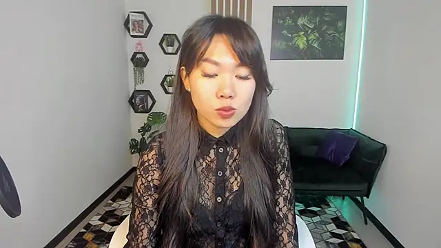 Snapshot of LunaPurrr chatting on 10/10/25, 11:27 LunaPurrr online show from 10/10/25, 11:27