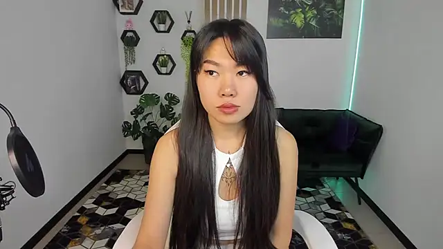 Snapshot of LunaPurrr chatting on 10/14/25, 11:14 LunaPurrr online show from 10/14/25, 11:14