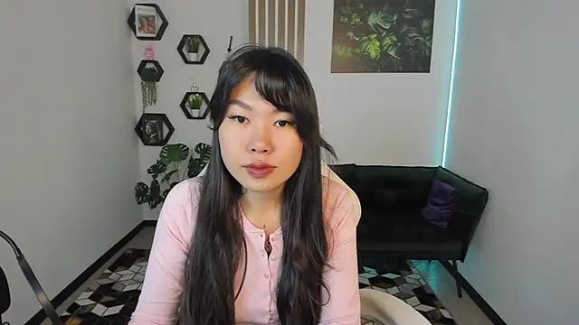 Snapshot of LunaPurrr chatting on 10/05/25, 11:17 LunaPurrr online show from 10/05/25, 11:17
