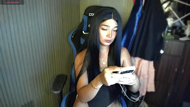 Snapshot of TrinityFucksYou chatting on 06/11/26, 02:25 TrinityFucksYou online show from 06/11/26, 02:25